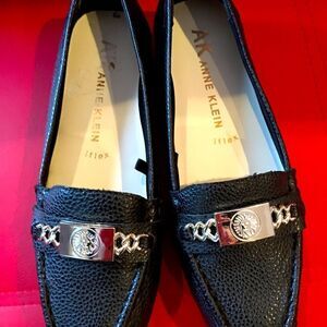 NWOT Anne Klein women’s leather shoes